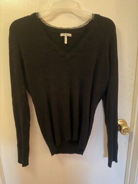 Metro 7 Black Ribbed V-Neck Long Sleeve Top Lace-Trim Neckline Y2K Minimalist